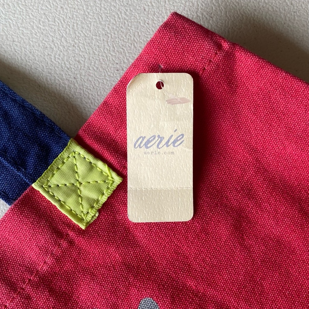 NWT Aerie (American Eagle) Red and Blue Book Tote- One Size - Picture 4 of 8